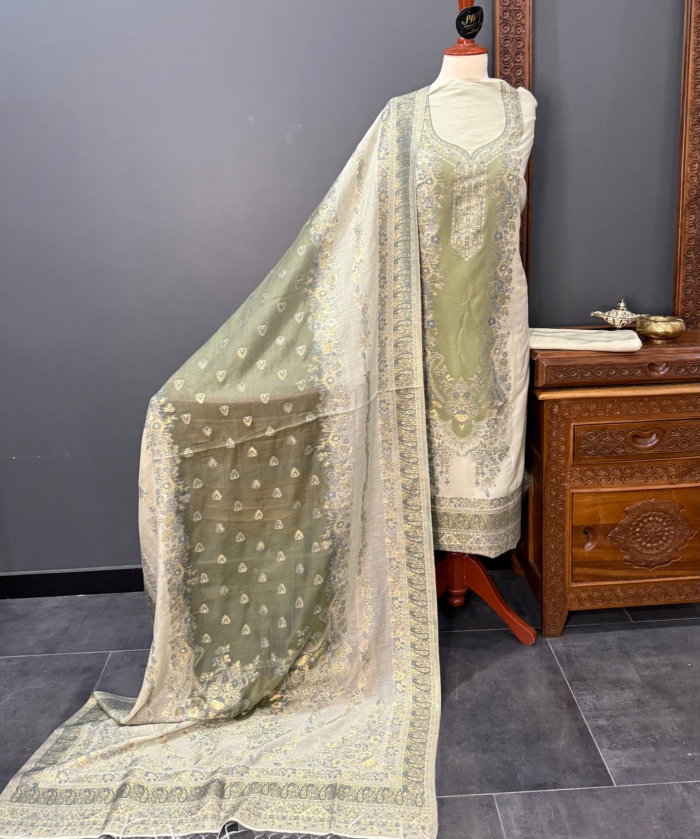 REGAL LOOM SHAHI RESHAM