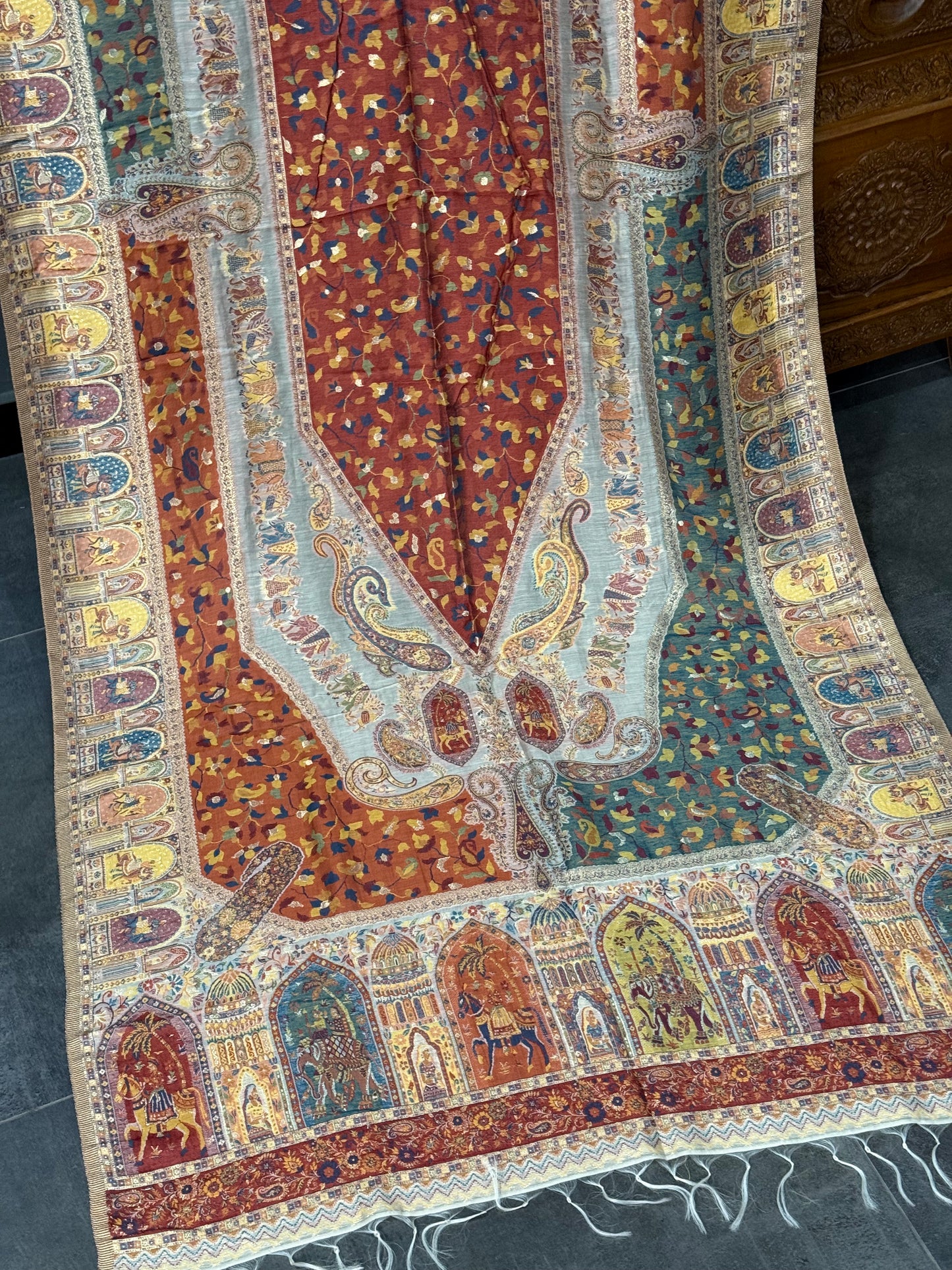 NOOR-E-KANI