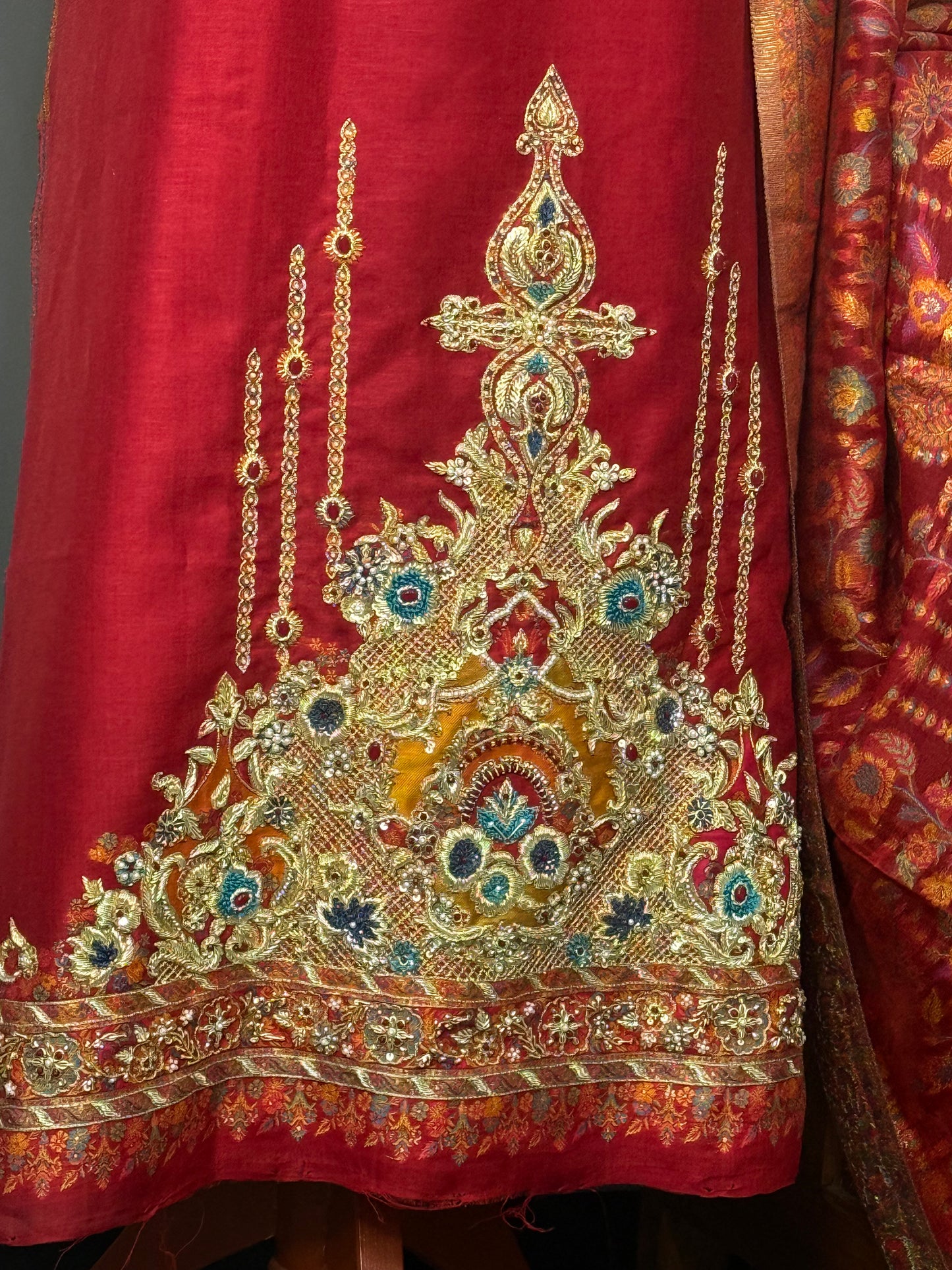 REGAL LOOM