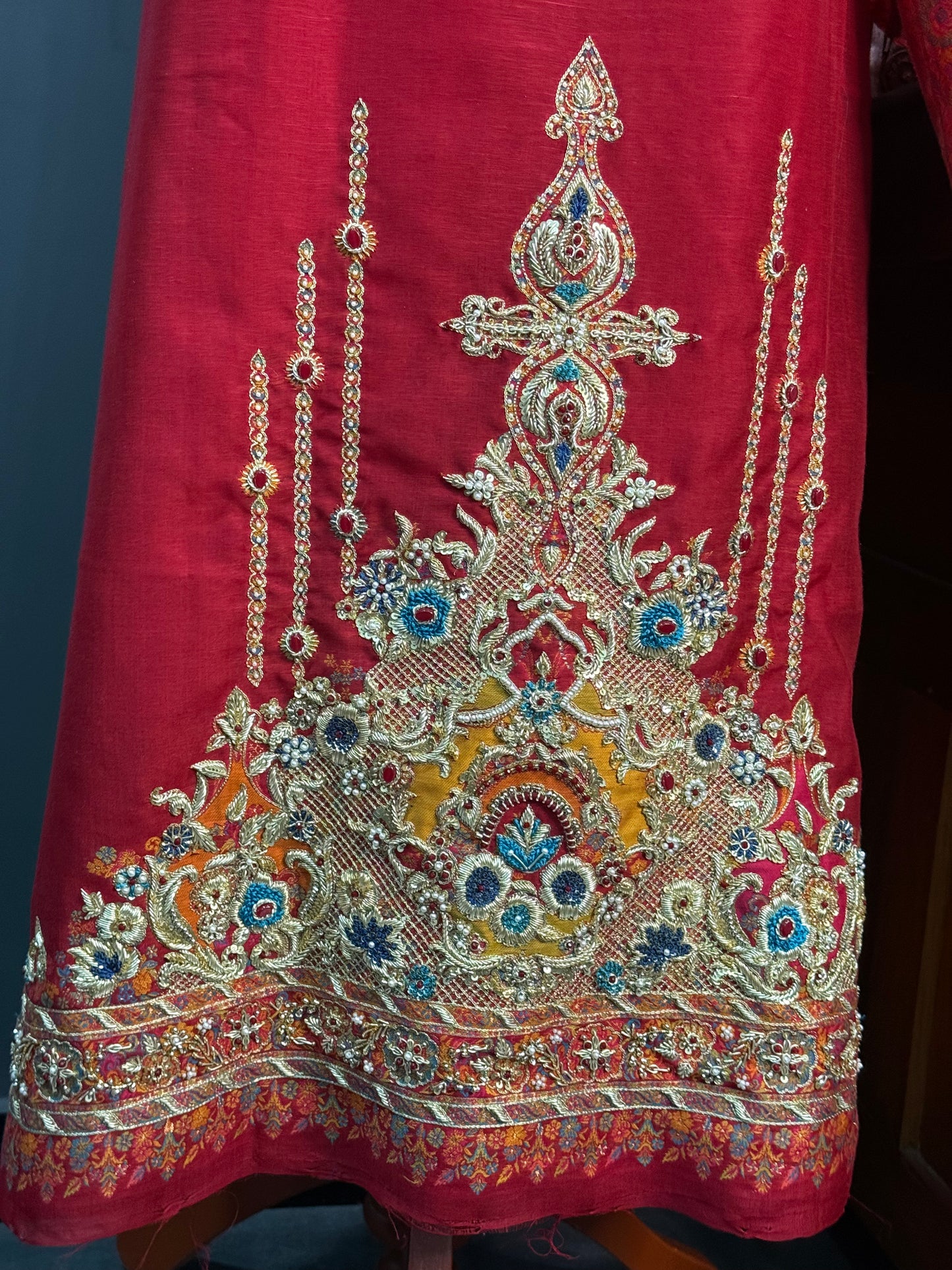 REGAL LOOM